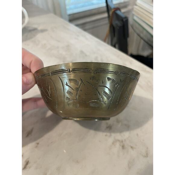 Vintage Engraved Brass Bowl Trinket Dish With Patina Shelf Decor 4.5”‎ Diameter - Picture 5 of 9